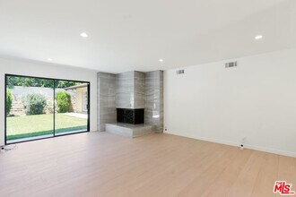 4933 Collett Ave in Los Angeles, CA - Building Photo - Building Photo