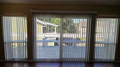 135 April Point Dr N in Montgomery, TX - Building Photo - Building Photo