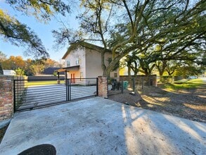 5910 Shelburne St in Humble, TX - Building Photo - Building Photo