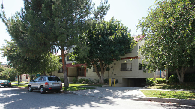 1043 Thompson Ave in Glendale, CA - Building Photo - Building Photo