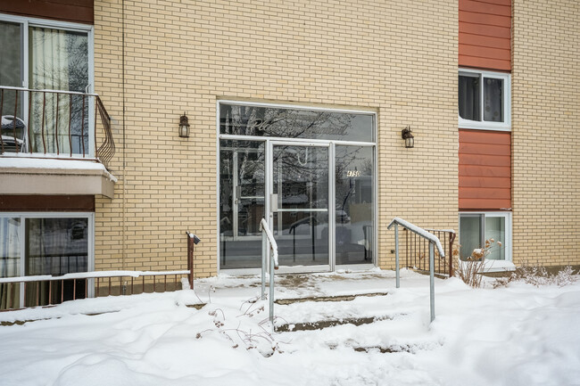 4750 D'argenteuil Pl in Québec, QC - Building Photo - Building Photo