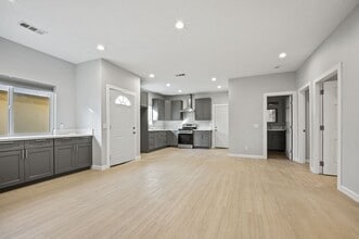 1584 W Wakefield Ave in Anaheim, CA - Building Photo - Building Photo