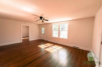 17 11th St in Greenville, SC - Foto de edificio - Building Photo