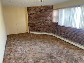 18 Clearview Ave in West Hartford, CT - Foto de edificio - Building Photo