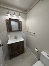 31 Kirk St, Unit 31-1 in Lowell, MA - Foto de edificio - Building Photo