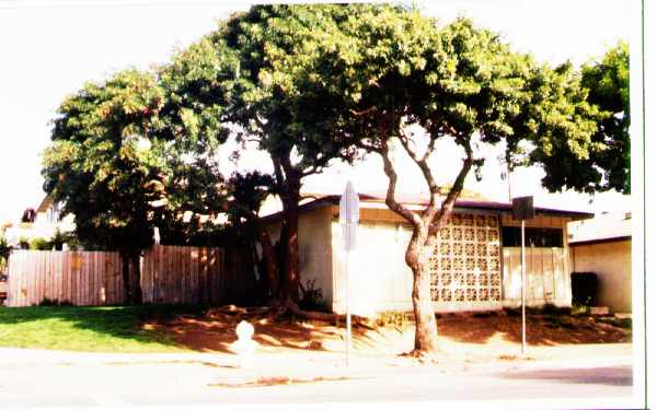 1776 Wallace Ave in Costa Mesa, CA - Foto de edificio - Building Photo