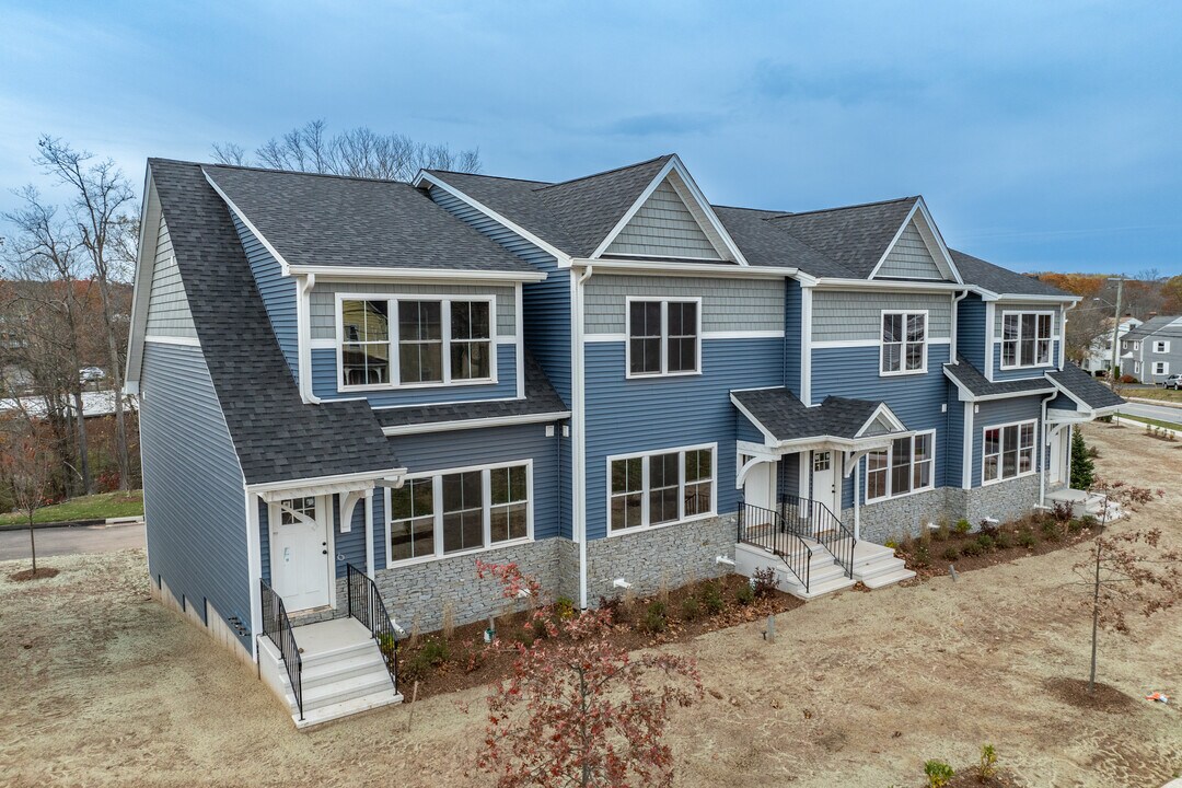 61 West St in Middletown, CT - Building Photo