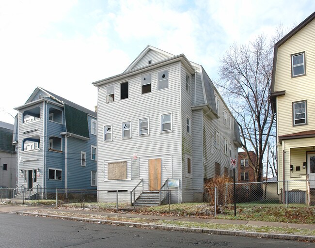 133 Magnolia St in Hartford, CT - Building Photo - Building Photo