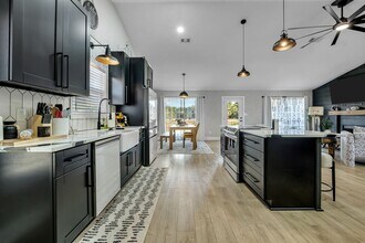 6605 Donerail Trail in Tallahassee, FL - Building Photo - Building Photo