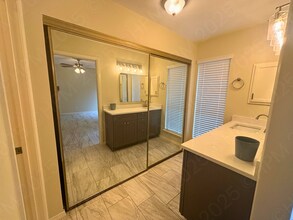 2542 Babcock Rd in San Antonio, TX - Building Photo - Building Photo