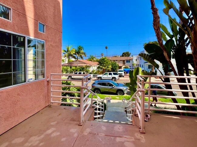 221 Donax Ave in Imperial Beach, CA - Building Photo - Building Photo