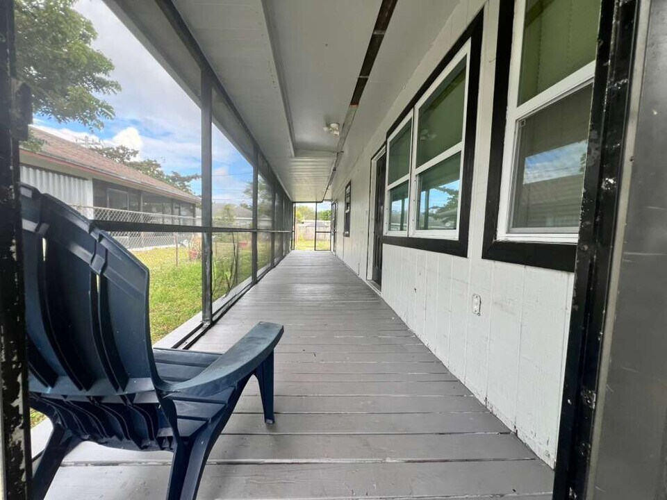 347 NW 6th Ave in Delray Beach, FL - Building Photo