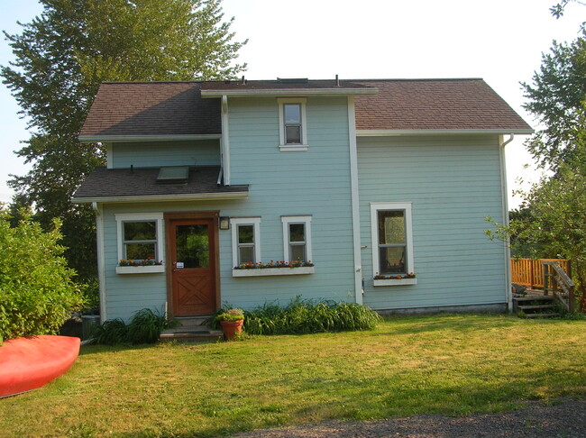 property at 667 Pierce Ct NW