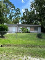 5174 Admiral Dr in Jacksonville, FL - Building Photo