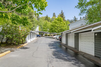 Hillwood Condominiums in Des Moines, WA - Foto de edificio - Building Photo