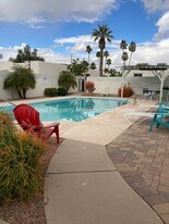 8010 E Oak St in Scottsdale, AZ - Building Photo