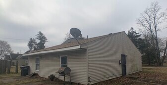 21 Indiana St in Danville, IL - Building Photo