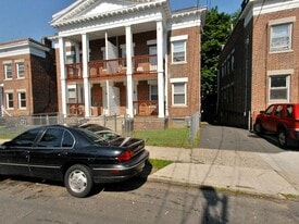267-269 Dover St in Bridgeport, CT - Building Photo