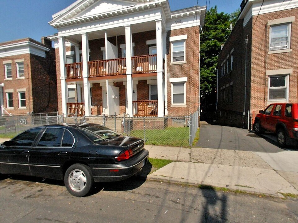 267-269 Dover St in Bridgeport, CT - Building Photo