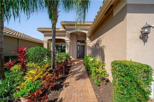 2866 Cinnamon Bay Cir in Naples, FL - Building Photo - Building Photo