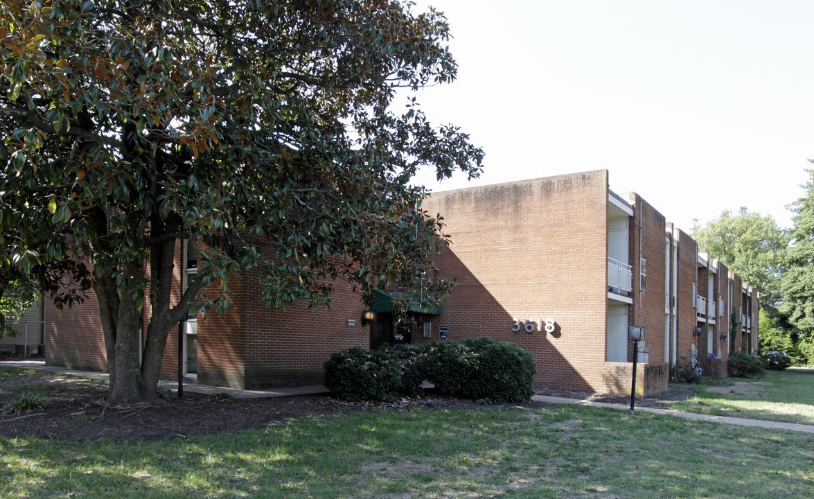 Magnolia Place Apartments in Richmond, VA - Building Photo