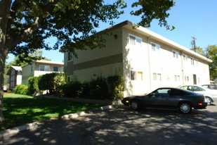 653 E 9th St Apartamentos