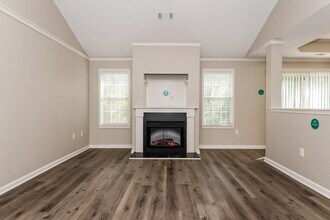 232 Galway Ln in Hampton, GA - Foto de edificio - Building Photo