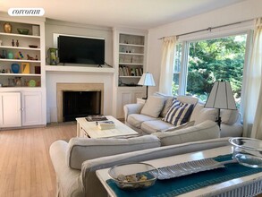 9 Sandpiper Rd in Shelter Island, NY - Building Photo - Building Photo