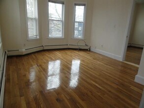 36 Bond St, Unit 3B in Somerville, MA - Building Photo - Building Photo