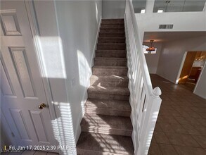9401 Summer Rain Dr in Las Vegas, NV - Building Photo - Building Photo