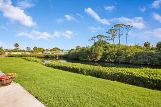 1600 NE Dixie Hwy in Jensen Beach, FL - Building Photo - Building Photo