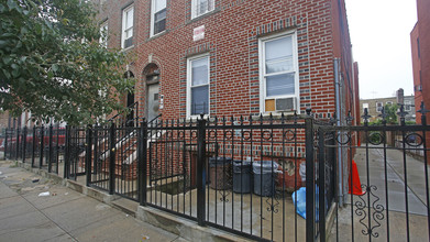 410 Montauk Ave in Brooklyn, NY - Building Photo - Building Photo