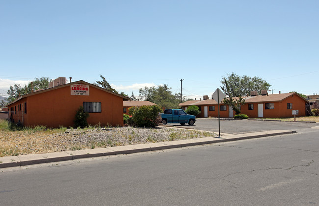 324 Pennsylvania St NE in Albuquerque, NM - Building Photo - Building Photo