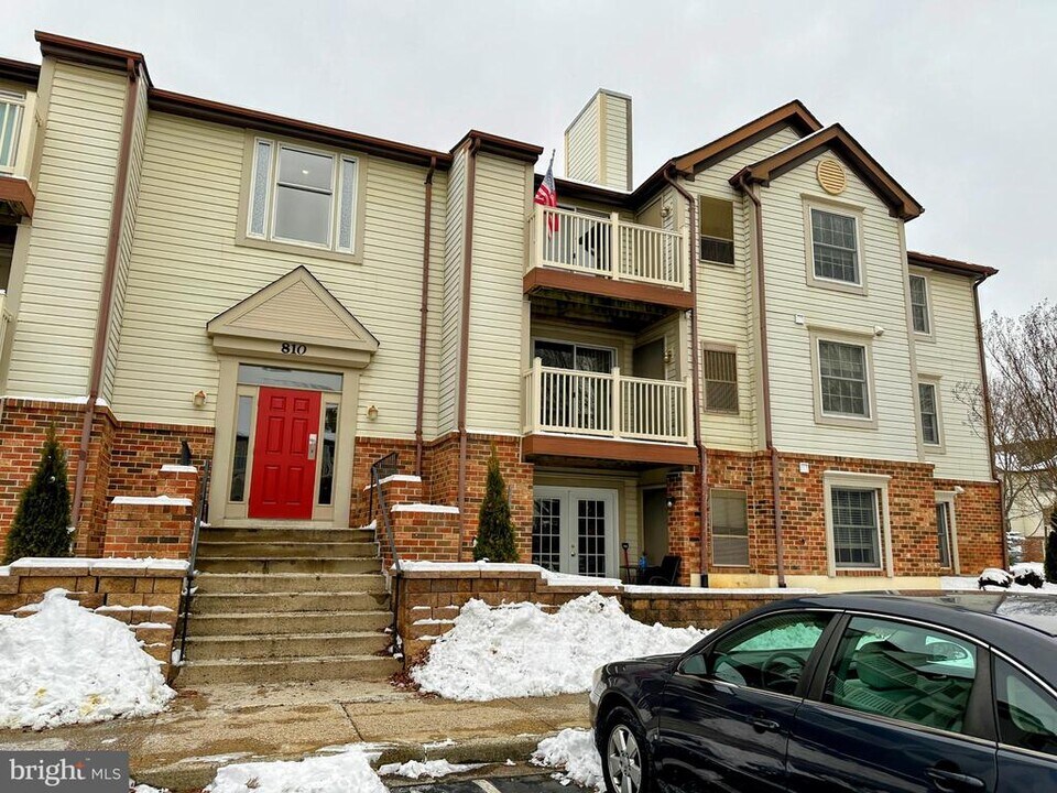 810 Stratford Way in Frederick, MD - Building Photo