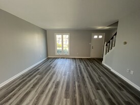 Bowdoin Square Apartments in Amherst, NY - Building Photo