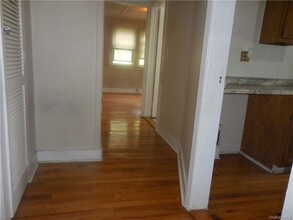 10 Edmunds Ln-Unit -B in Pine Bush, NY - Building Photo - Building Photo
