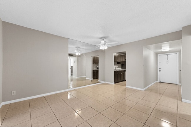 3910 Crystal Lake Dr in Pompano Beach, FL - Foto de edificio - Building Photo