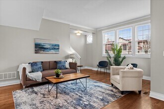 1334 Wilmette Ave in Wilmette, IL - Building Photo - Building Photo