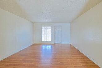 Park Place Apartments in Waco, TX - Building Photo - Interior Photo