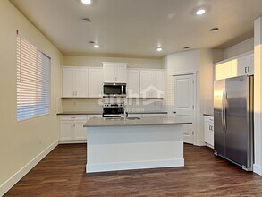 4019 Bold Stripe Ave in Meridian, ID - Building Photo - Building Photo