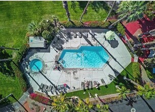 6054 Montecito Dr in Palm Springs, CA - Building Photo - Building Photo