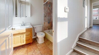 329 Paris St in Boston, MA - Foto de edificio - Building Photo