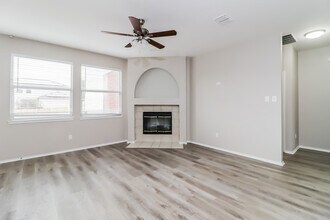 716 Twin Creek Dr in Desoto, TX - Building Photo - Building Photo