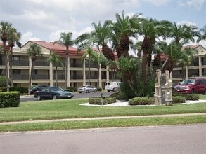 868 Bayway Blvd, Unit Marina House in Clearwater, FL - Foto de edificio - Building Photo