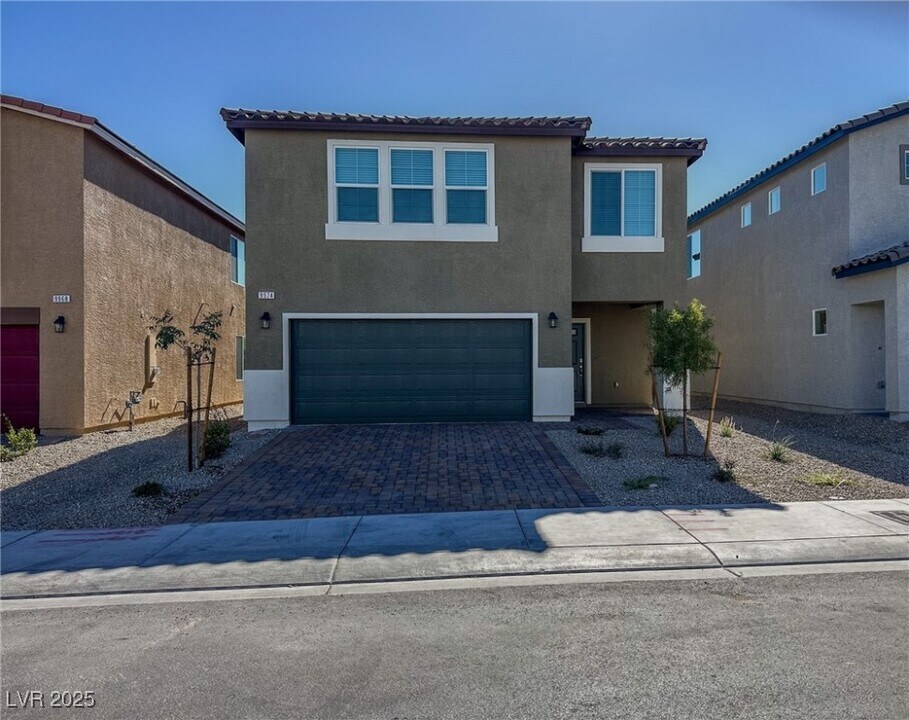 9974 Scarlet Hls St in Las Vegas, NV - Foto de edificio