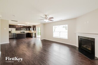 1684 Castle Peak Dr in Rural Hall, NC - Foto de edificio - Building Photo