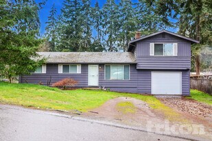 2914 Forest Rim Ct S in Puyallup, WA - Building Photo