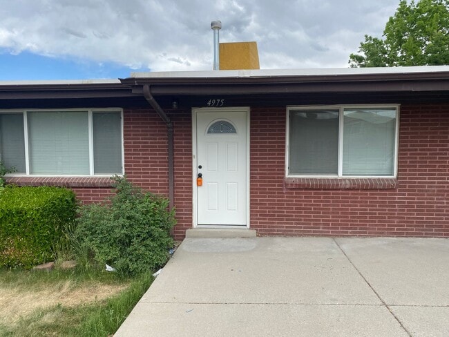 4971 S 3535 W in Salt Lake City, UT - Building Photo - Building Photo