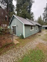 10886 Pine Hill Dr in Grass Valley, CA - Building Photo - Building Photo