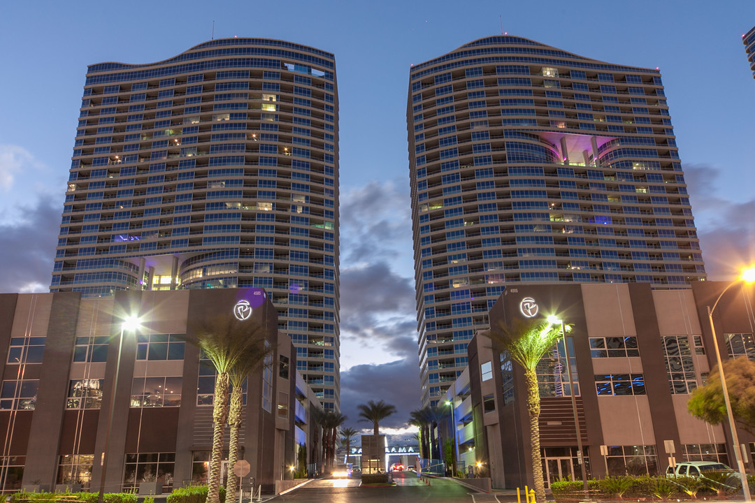 Panorama Towers in Las Vegas, NV - Building Photo